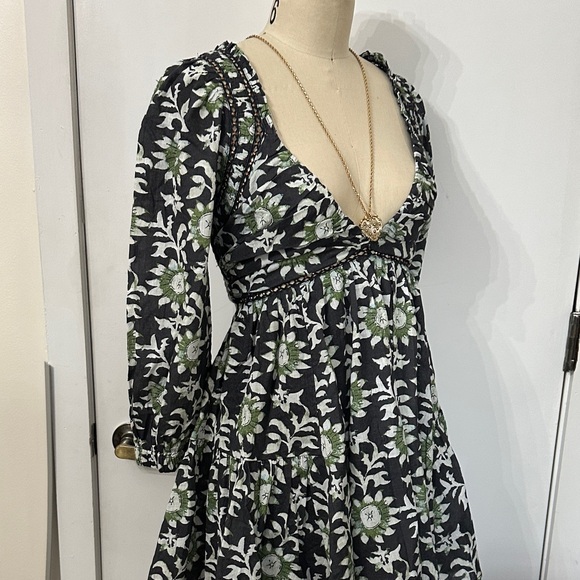 Free People Dresses & Skirts - Free People Black and Green Floral Long Sleeve Dress